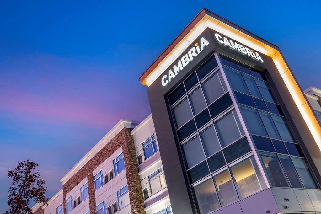 Cambria Hotel Manchester Саут-Віндзор Екстер'єр фото
